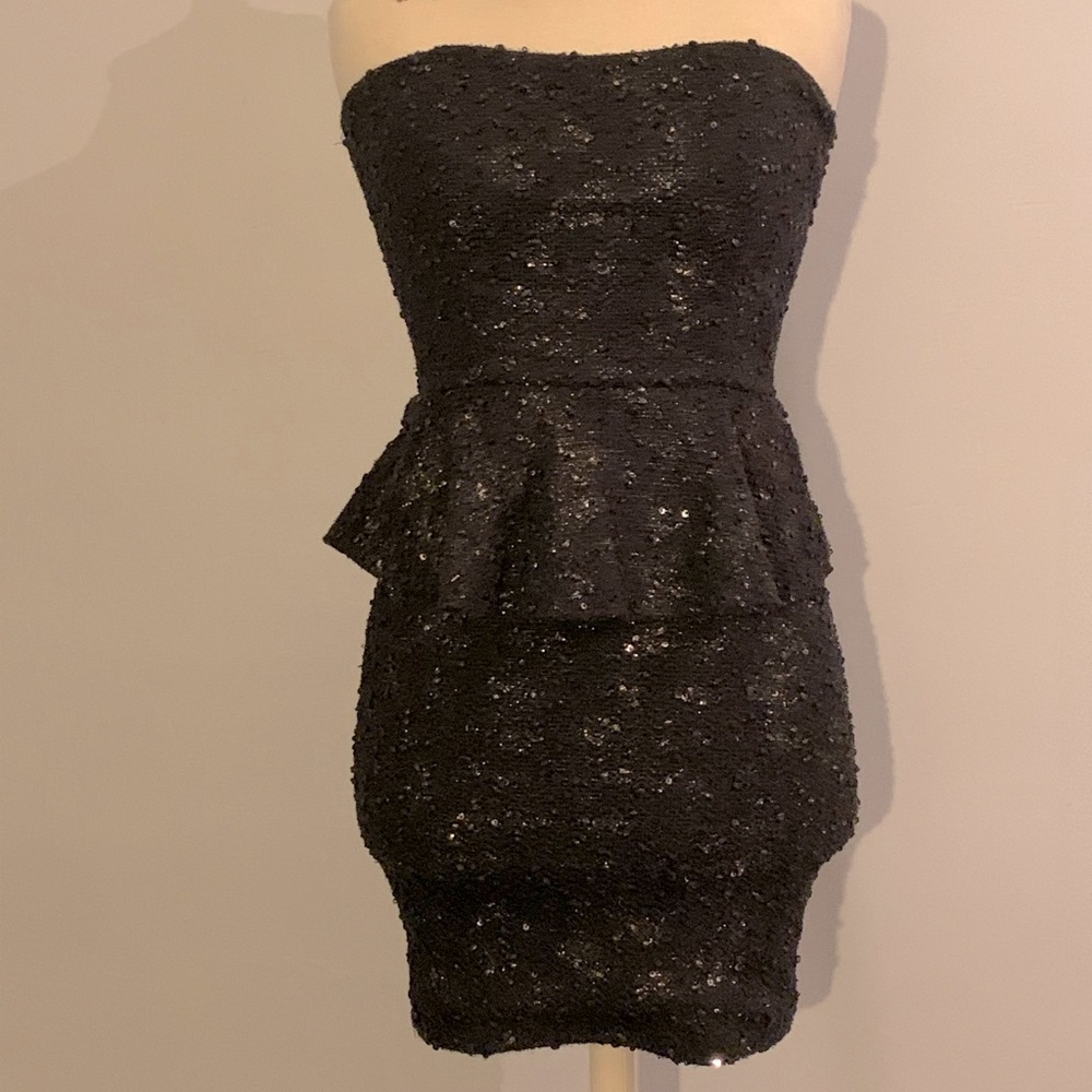 Windsor Black & Gold Sparkle Peplum Dress
